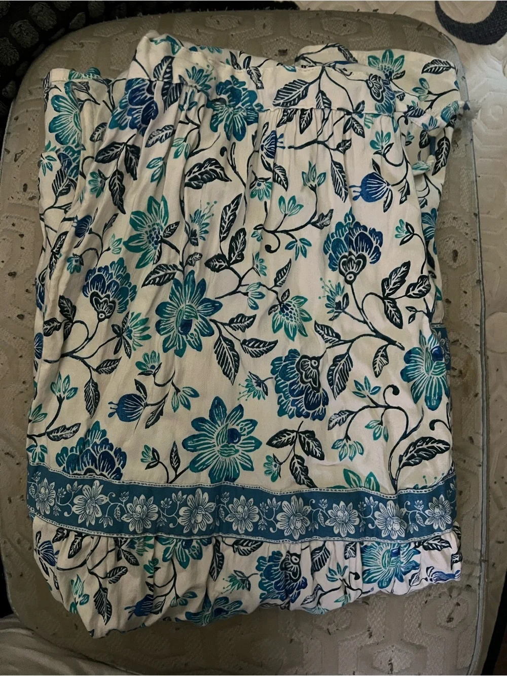 Old Navy Cream Top with Blue & Teal Floral Print Youth Size XLarge 14/16